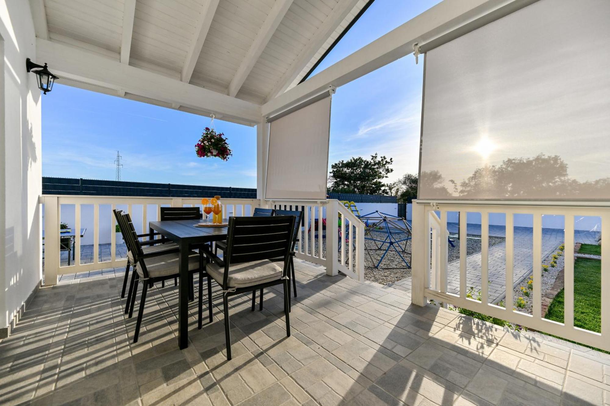 Holiday Home Aprilis With Pool, Jacuzzi And Sauna Galovac  Exterior photo