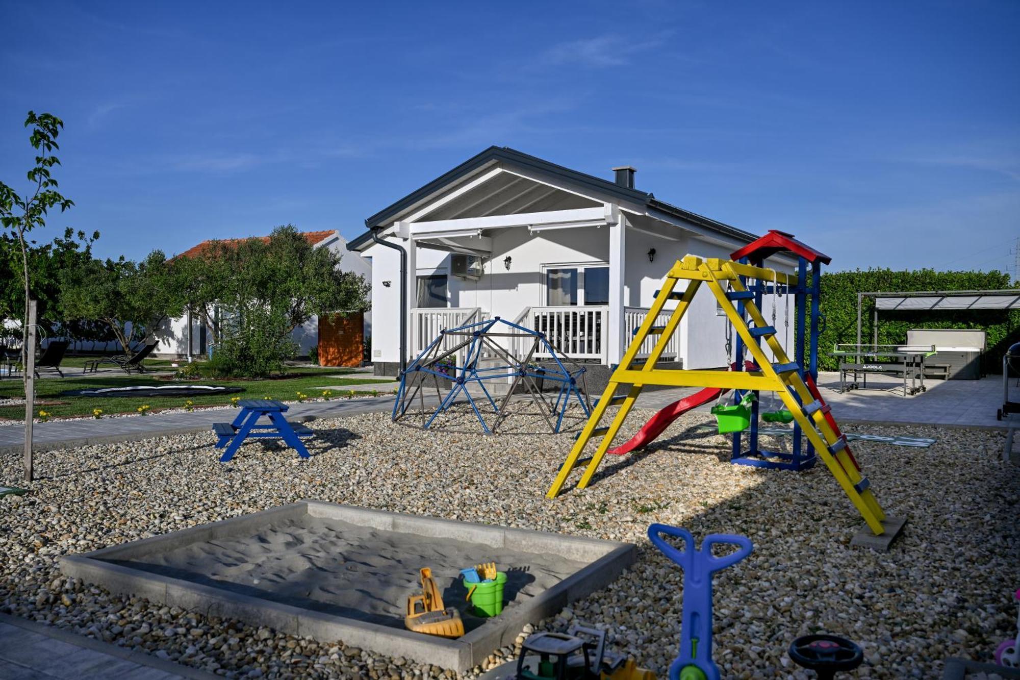 Holiday Home Aprilis With Pool, Jacuzzi And Sauna Galovac  Exterior photo